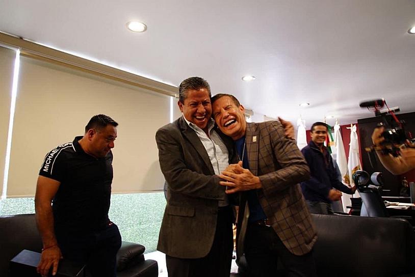 RECIBE DAVID MONREAL A JULIO CÉSAR CHÁVEZ, LA LEYENDA DEL BOXEO MEXICANO