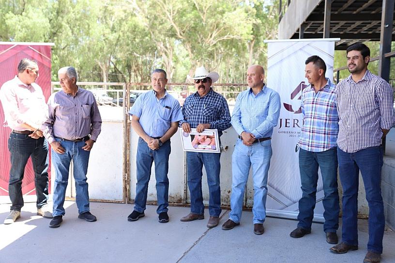 RECIBE DESARROLLO AGROPECUARIO SOLICITUDES DE PRODUCTORES DE 15 LOCALIDADES