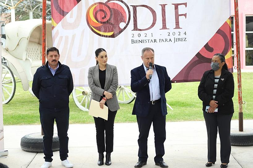 RECIBE DIF DE JEREZ DONATIVO EN BENEFICIO DE NIÑOS CON DISCAPACIDAD