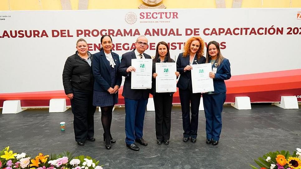 RECIBEN DISTINTIVO M TRES HOTELES ZACATECANOS