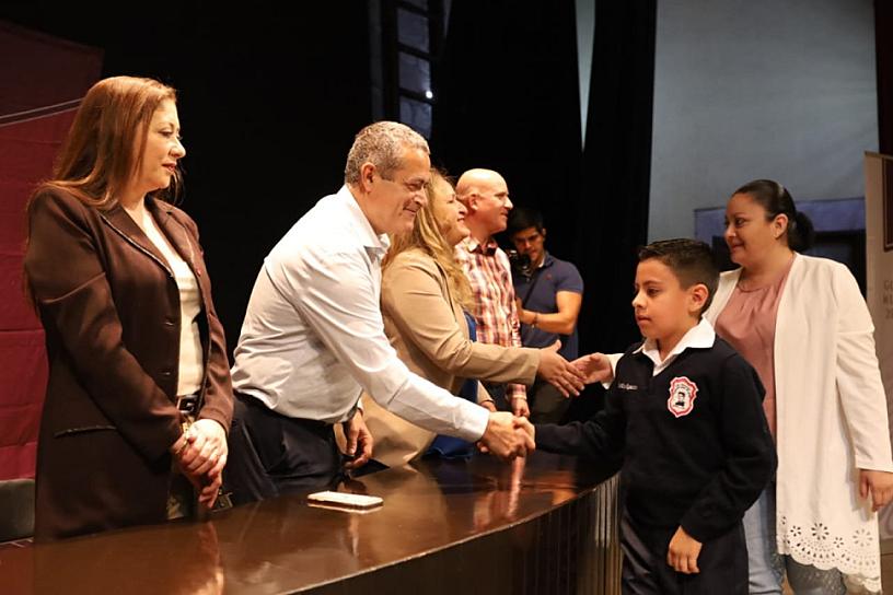 RECIBEN ESTUDIANTES JEREZANOS 250 BECAS DEL PROGRAMA MUNICIPAL