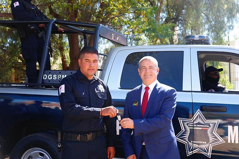 RECIBEN JEREZ EQUIPO TÁCTICO Y VEHÍCULOS PARA SEGURIDAD 