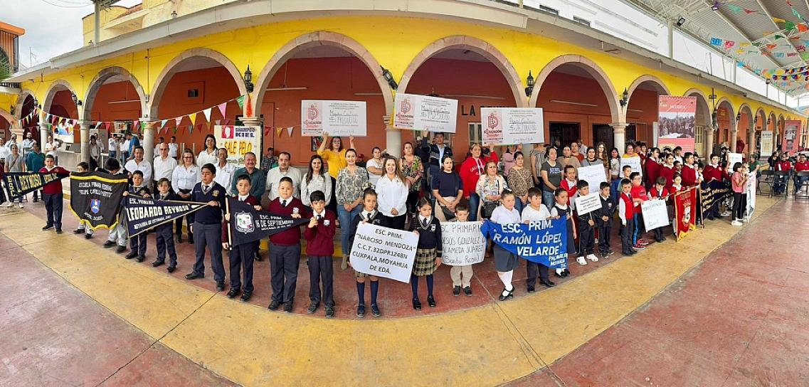 RECIBEN MÁS DE 14 MIL ALUMNOS DE MUNICIPIOS UNIFORMES GRATUITOS 