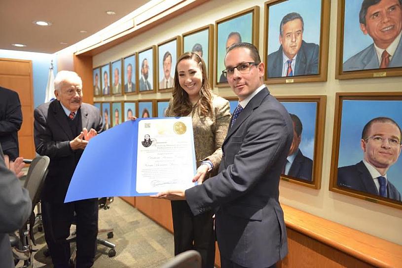 RECIBE NOEMÍ LUNA DOCTORADO HONORIS CAUSA COMO PROCURADORA DE PAZ