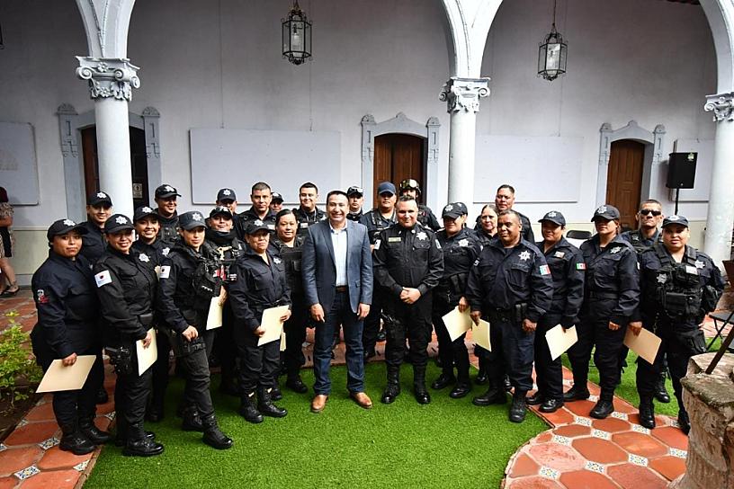 RECIBEN POLICÍAS DE VALPARAÍSO ESTÍMULOS ECONÓMICOS