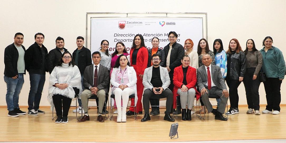 Recibe Secretaría de Salud a estudiantes de medicina que realizarán su servicio social 