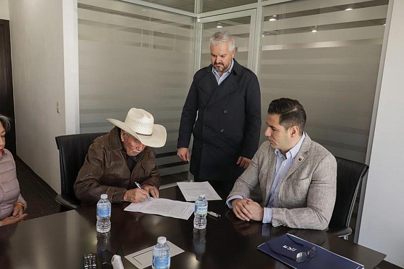 RECIBE SEDUVOT DONACIÓN DE TERRENO EN MIGUEL AUZA