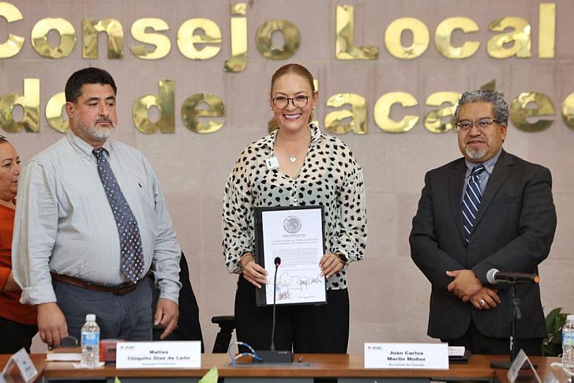 RECIBE VERO DÍAZ CONSTANCIA DE MAYORÍA COMO SENADORA ELECTA