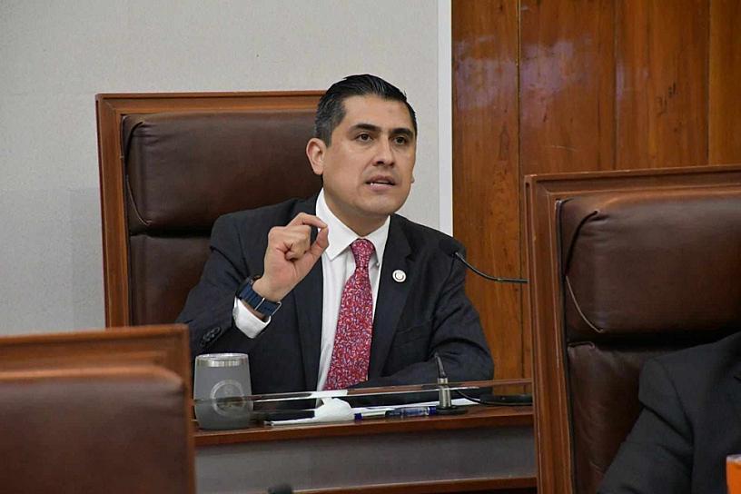RECLAMA  CARLOS PEÑA AL SECRETARIO DE FINANZAS SUBEJERCICIOS DE VARIOS FUNCIONARIOS