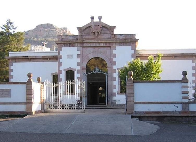 ACREDITA CIEES A LA LICENCIATURA EN CIENCIAS AMBIENTALES DE LA UAZ 