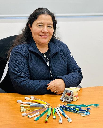 RECOMIENDA SSZ ELEGIR UN BUEN CEPILLO DENTAL