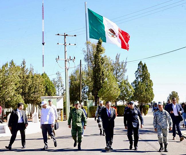RECONOCE DAVID MONREAL A CORPORACIONES DE SEGURIDAD