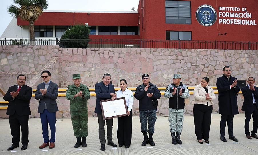RECONOCE DAVID MONREAL A DIRECTORES DE CENTROS PENITENCIARIOS