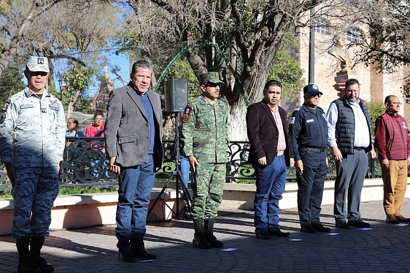 RECONOCE GOBERNADOR LABOR DEL EJÉRCITO MEXICANO Y GN