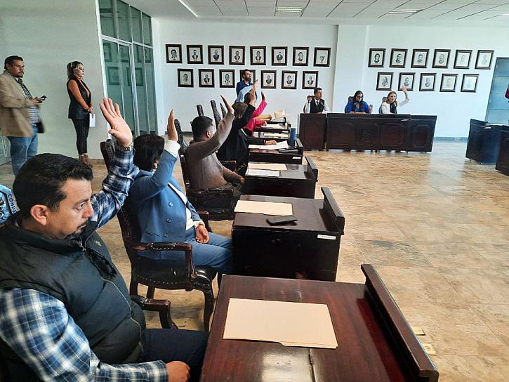 REGRESAN SÍNDICO Y REGIDORA AL CABILDO DE FRESNILLO