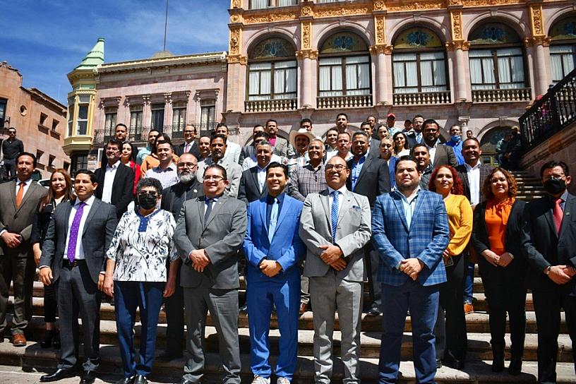 RECONOCE JULIO CÉSAR CHÁVEZ A LA UAZ COMO UNA INSTITUCIÓN SOCIAL DE TRASCENDENCIA 