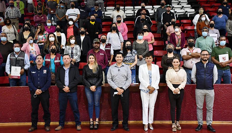 RECONOCE JULIO CÉSAR CHÁVEZ A PERSONAL SINDICALIZADO