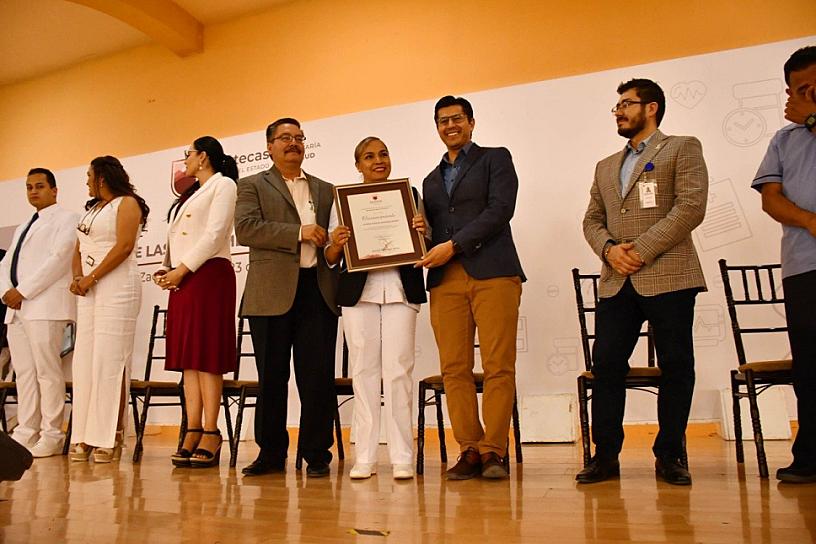 RECONOCE JULIO CÉSAR CHÁVEZ, VOCACIÓN DE SERVICIO DE ENFERMERAS Y ENFERMEROS ZACATECANOS