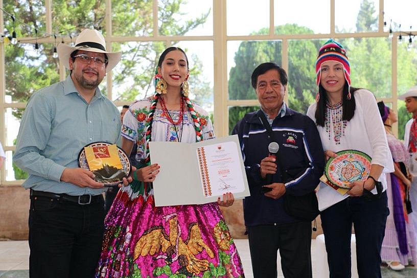 RECONOCEN A AGRUPACIONES DEL FESTIVAL DEL FOLCLOR 2022