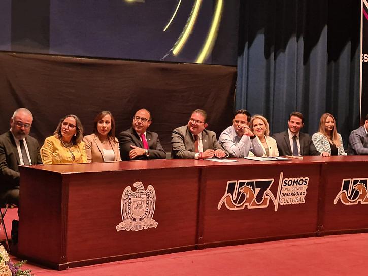 RECONOCEN A ALUMNOS DE LA UAZ CON MEJORES PROMEDIOS 