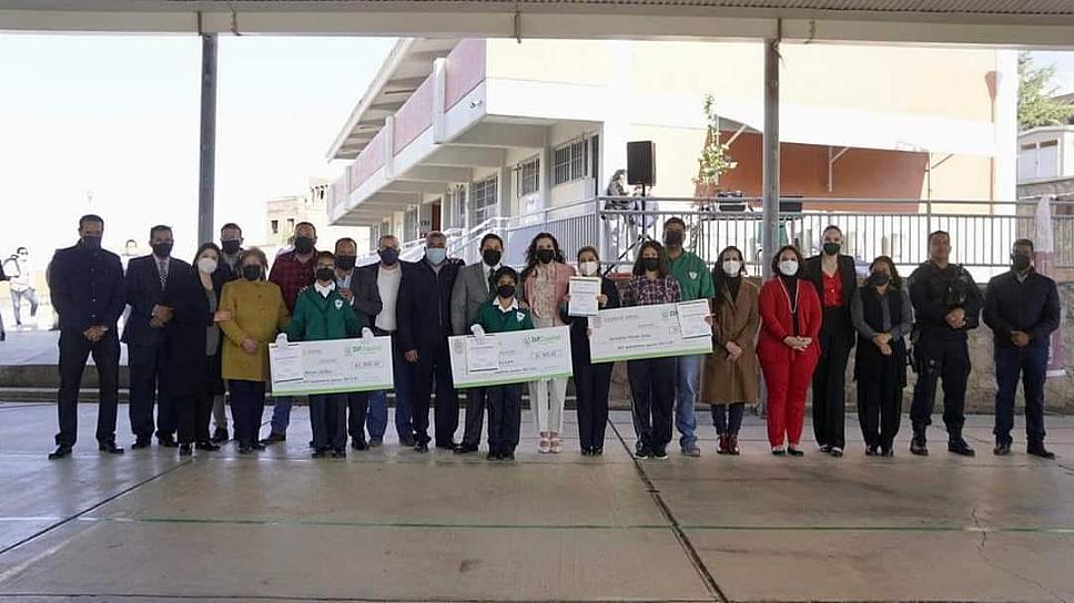 RECONOCEN A ALUMNOS DE PRIMARIA POR SU DESEMPEÑO ACADÉMICO