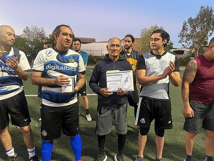 RECONOCEN ABOGADOS  A  “EL ESPIGA” PACHECO