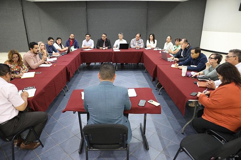 Reconocen a docentes que fortalecerán contenidos curriculares tras paro
