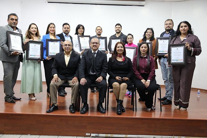 RECONOCEN A DOCENTES ZACATECANOS QUE IMPARTIERON CÁTEDRA EN EU