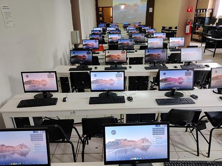 RECONOCEN A ESCUELAS LINUX SEZ CON EL PREMIO COMMUNITY LEADER