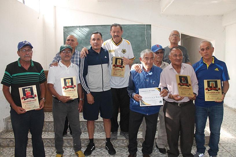 RECONOCEN A FUTBOLISTAS JEREZANOS DE ANTAÑO 