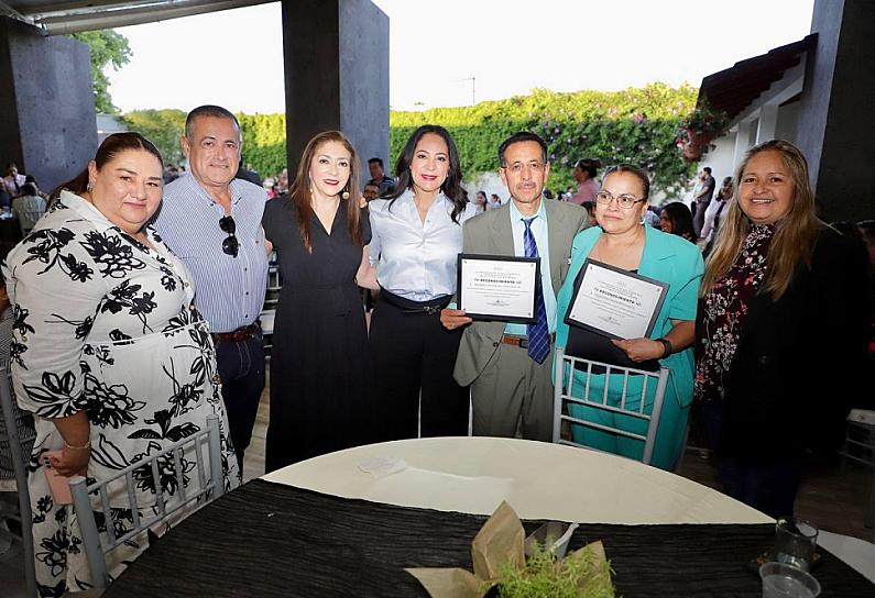 RECONOCEN A LOS MAESTROS DE JEREZ