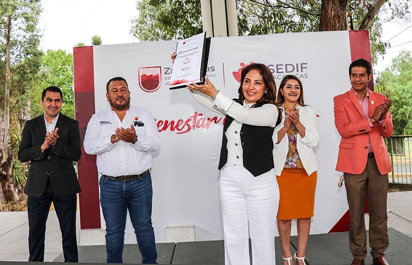 RECONOCEN AL SEDIF POR CUMPLIMIENTO DE SUS TRABAJADORES EN DECLARACIÓN PATRIMONIAL 