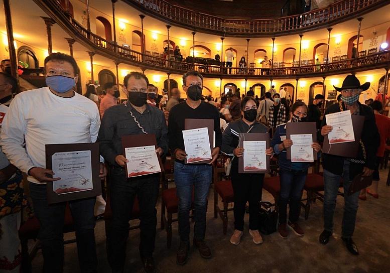 RECONOCEN AL TALENTO ARTESANAL DEL ESTADO