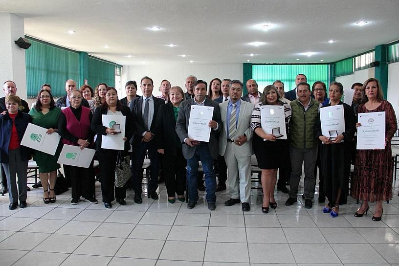 RECONOCEN A PERSONAL DEL COBAEZ POR 30 AÑOS DE SERVICIO