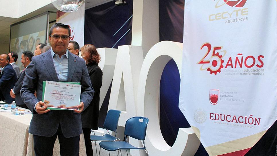 RECONOCEN A PERSONAL POR AÑOS DE SERVICIO EN EL CECYTEZ 