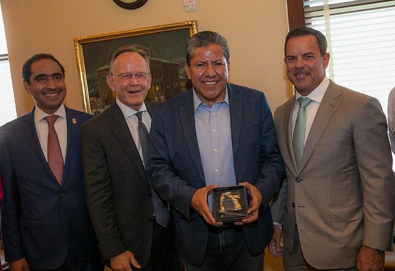 RECONOCEN EN UTAH TRABAJO DEL GOBERNADOR EN FAVOR DE &nbsp;LOS MIGRANTES
