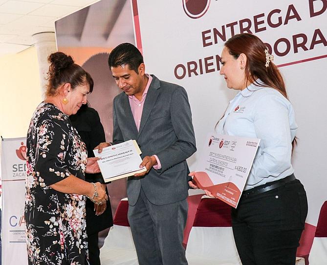 RECONOCEN LABOR DE ORIENTADORAS COMUNITARIAS 