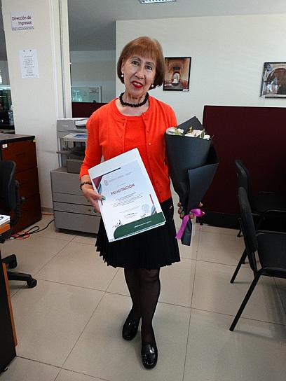 RECONOCEN LABOR DE SERVIDORA PÚBLICA