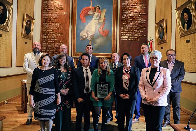  RECONOCEN TRAYECTORIA DE FUNCIONARIA JUDICIAL EN SU JUBILACIÓN
