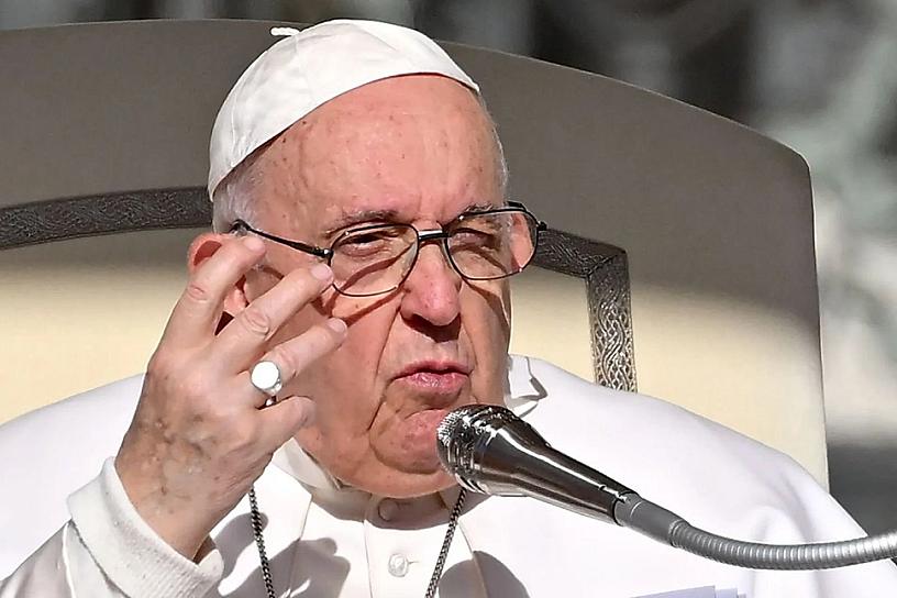 SALE EL PAPA FRANCISCO EN DEFENSA DE JUAN PABLO II