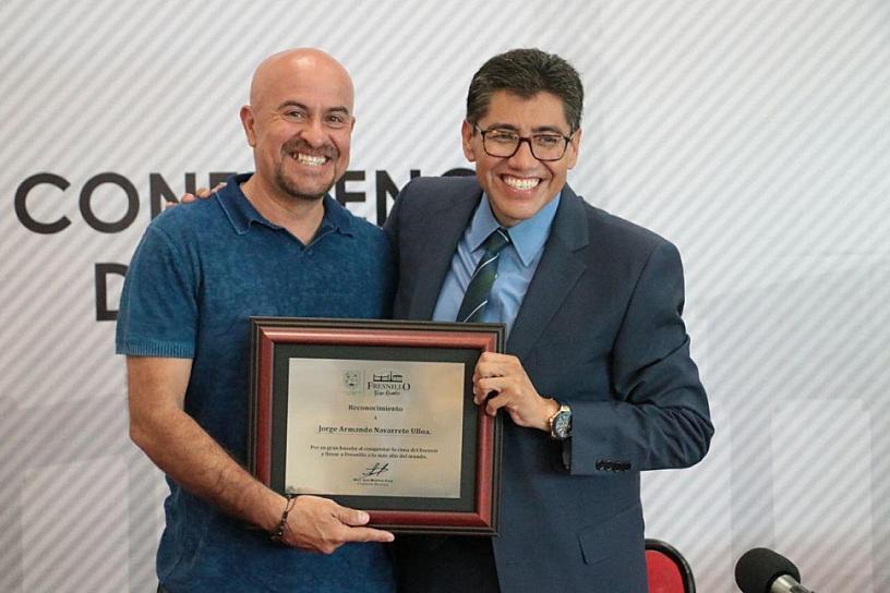 RECONOCE SAÚL MONREAL AL ALPINISTA JOSÉ NAVARRETE