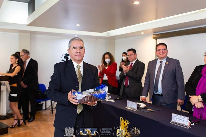 RECONOCE UACYA TRAYECTORIA DE DOCENTES Y ADMINISTRATIVOS JUBILADOS