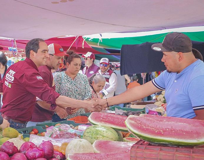 RECORRE PEPE SALDÍVAR EL TIANGUIS DOMINICAL