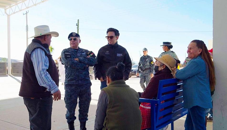 Recorre Rodrigo Reyes comunidades de la sierra de Jerez