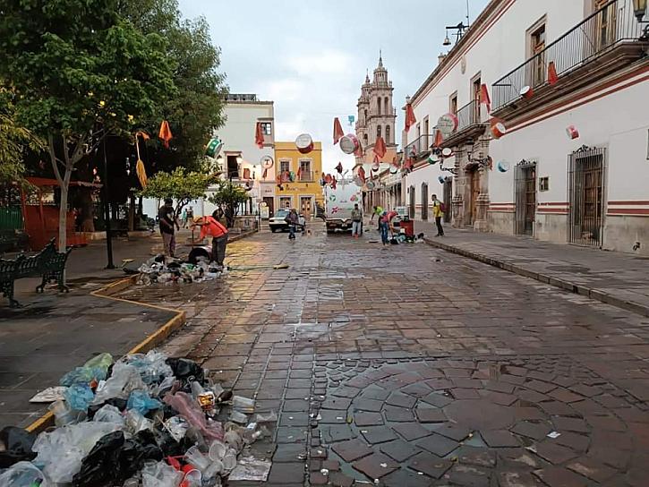 REDOBLA ESFUERZOS EL DEPARTAMENTO DE LIMPIA&nbsp; DE JEREZ PARA MANTENER LIMPIO EL CENTRO HISTÓRICO 