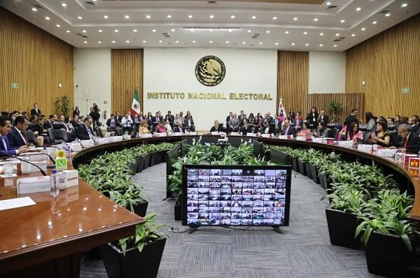 REDUCCIÓN EN PRESUPUESTO DEL INE ES DECISIÓN DE DIPUTADOS: AMLO 