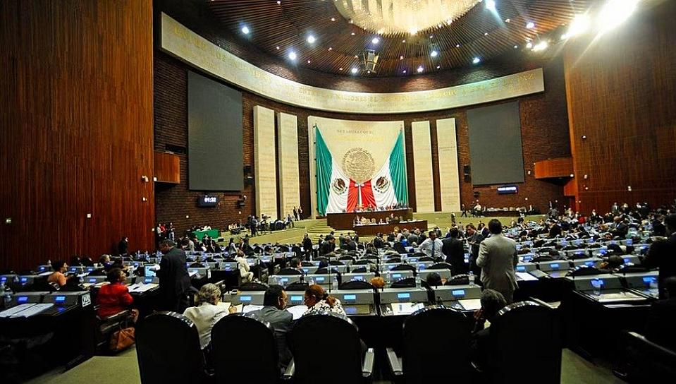 REDUCEN A 18 AÑOS LA EDAD PARA SER DIPUTADO