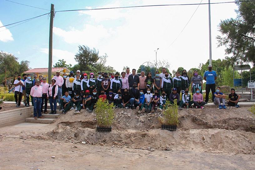 REFORESTAN ÁREAS VERDES EN EL FUERTE