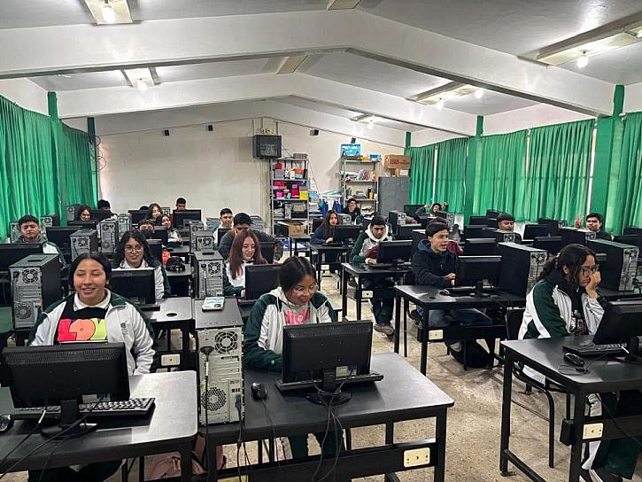Regresan a clases cerca de 15 mil estudiantes del Cobaez