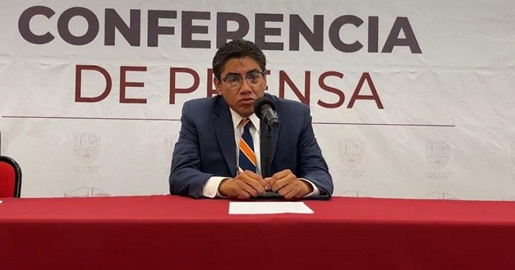 REGRESA SAÚL MONREAL A LABORES EN LA ALCALDÍA TRAS SUFRIR ACCIDENTE VIAL